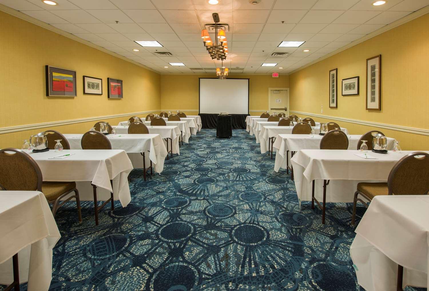 Best Western Plus Strongsville Cleveland Bagian luar foto