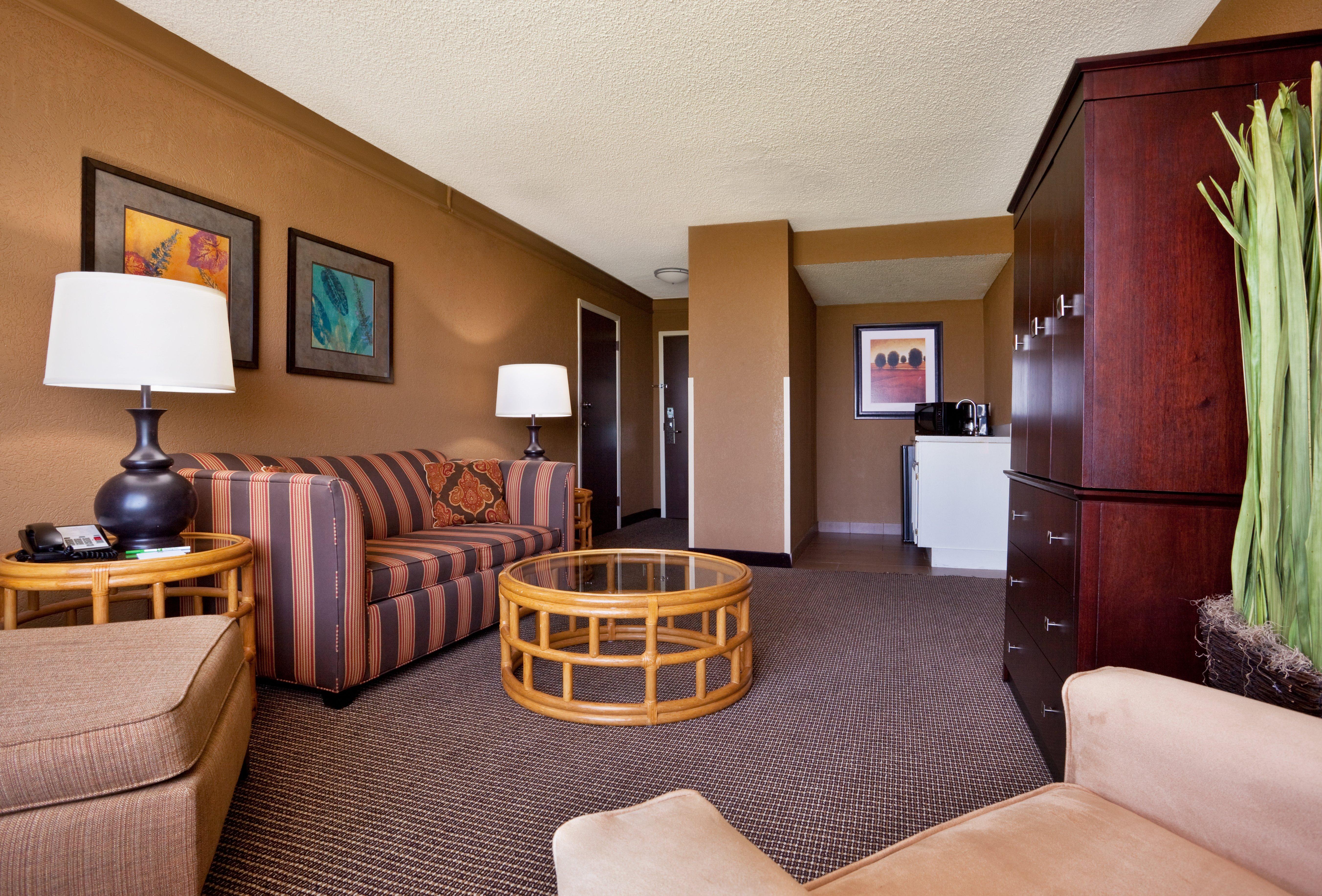 Best Western Plus Strongsville Cleveland Bagian luar foto
